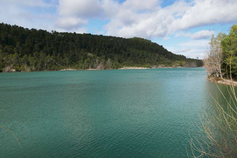 Wandern am Pic Saint-Loup - Badesee