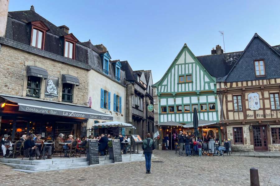 Bretagne: Die Steinreihen von Carnac - Auray